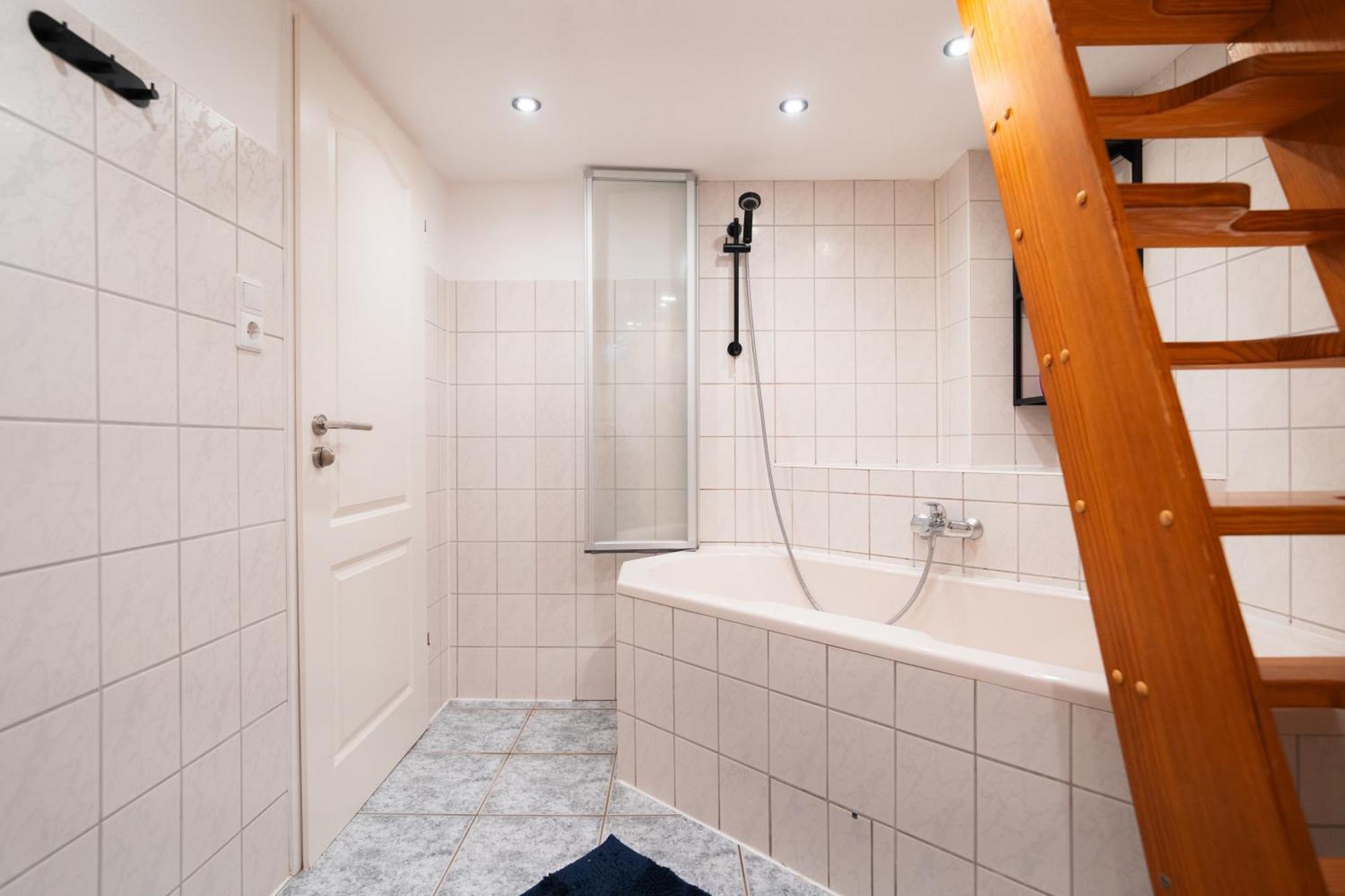 Adventure Apartment - Hochebene, Terrasse & Top Lage Bremerhaven Bagian luar foto